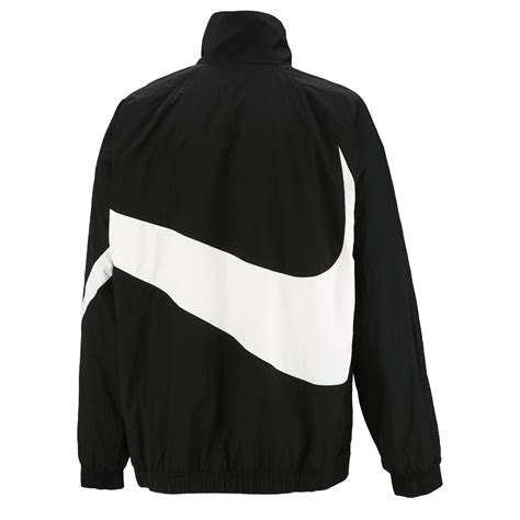 Campera nike peluda .